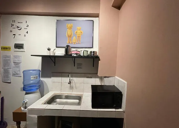 Staycation Residences Quality Transient Netflix Wifi International Cable Tv Hi Speed Fiber Internet Sanitize